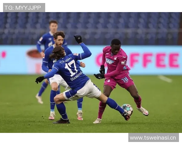 沙尔克04遭遇四连败,陷入德甲联赛泥沼 沙尔克04遭遇四连败,陷入德甲联赛泥沼